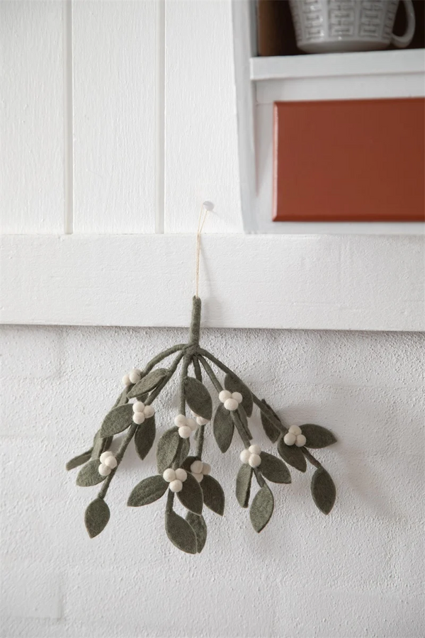 Gry & Sif Hanging Felt Mistletoe Branch