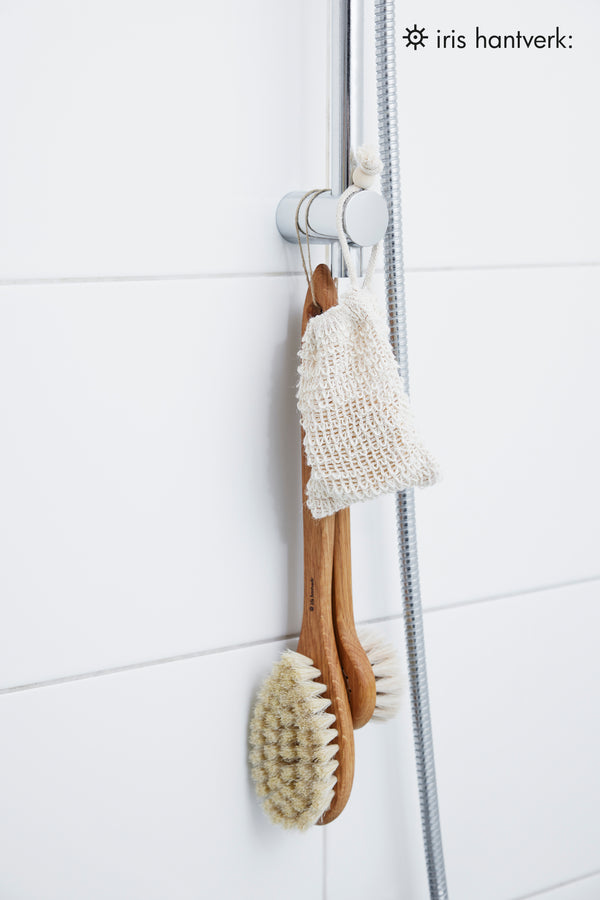 Iris Hantverk Bath Brush With Long Handle