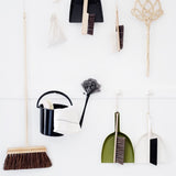 Iris Hantverk Dustpan and Brush Set Black